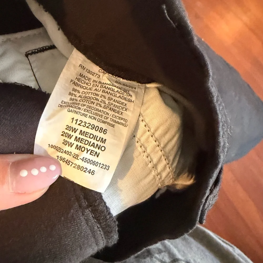 Women’s Lee Capri Pants - Casual Utility Style - Picture 6 of 10